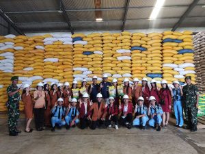 Eduwisata SMK Dharma Bakti di Gudang Bulog Bitung, Siswa Menyaksikan Ketahanan Pangan dari Dekat